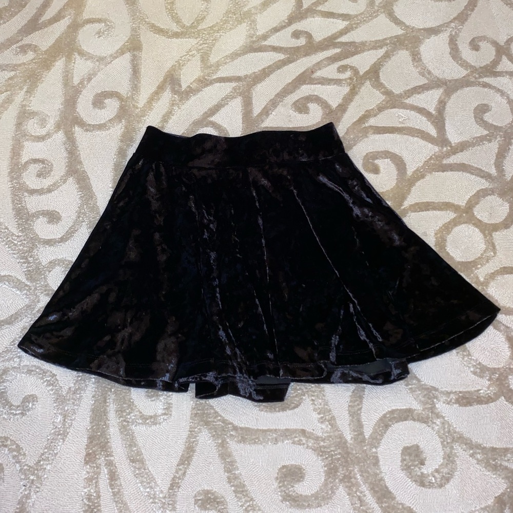 🖤Tucker Tate Velvet Skirt🖤
